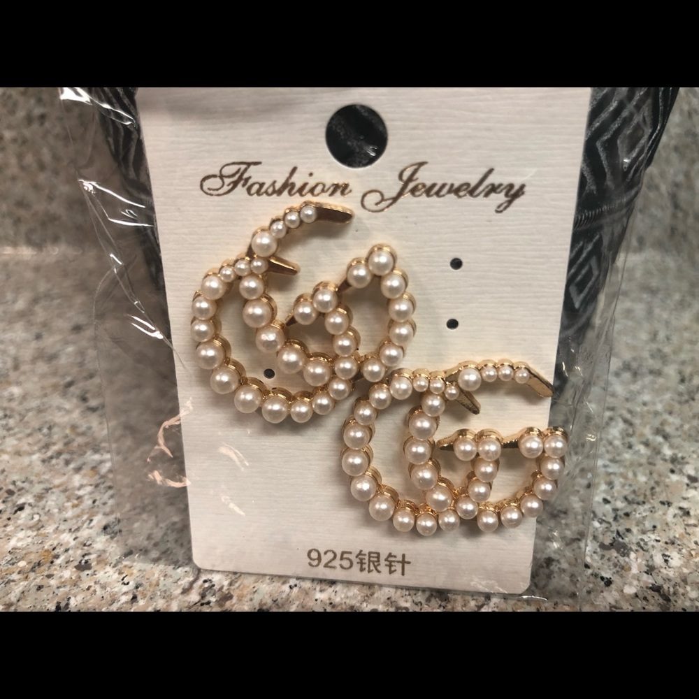 Double G earrings